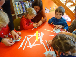 Noslēgušās izzinošanas aktivitātes “Pūčulēna skolā” jaunākajiem bibliotēkas apmeklētājiem