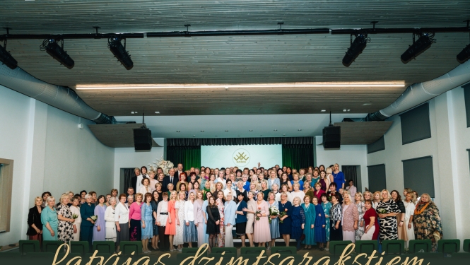 Latvijas dzimtsarakstiem 105