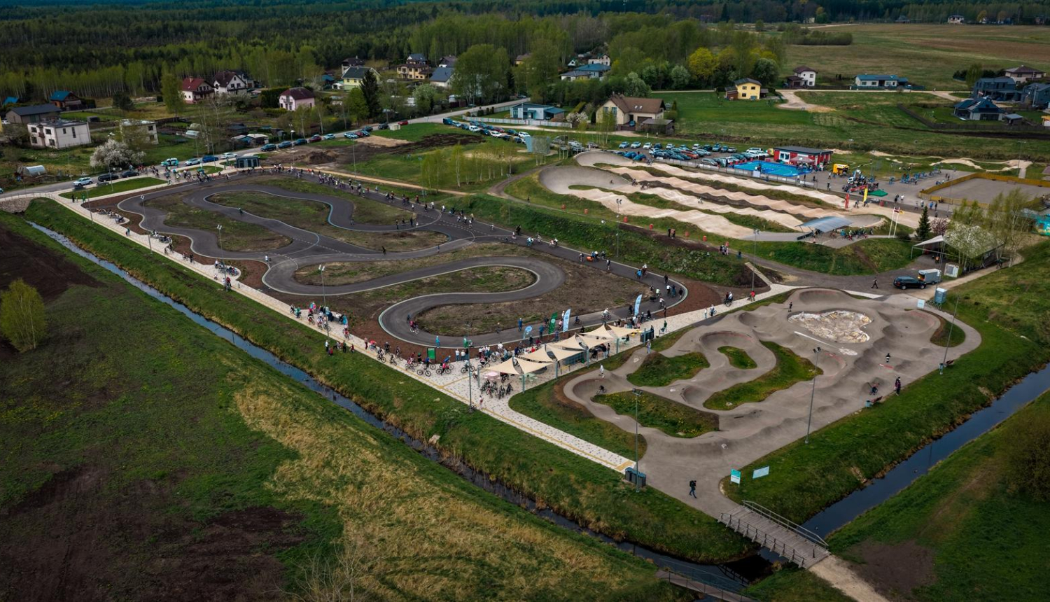 Skrituļošanas trase no drona
