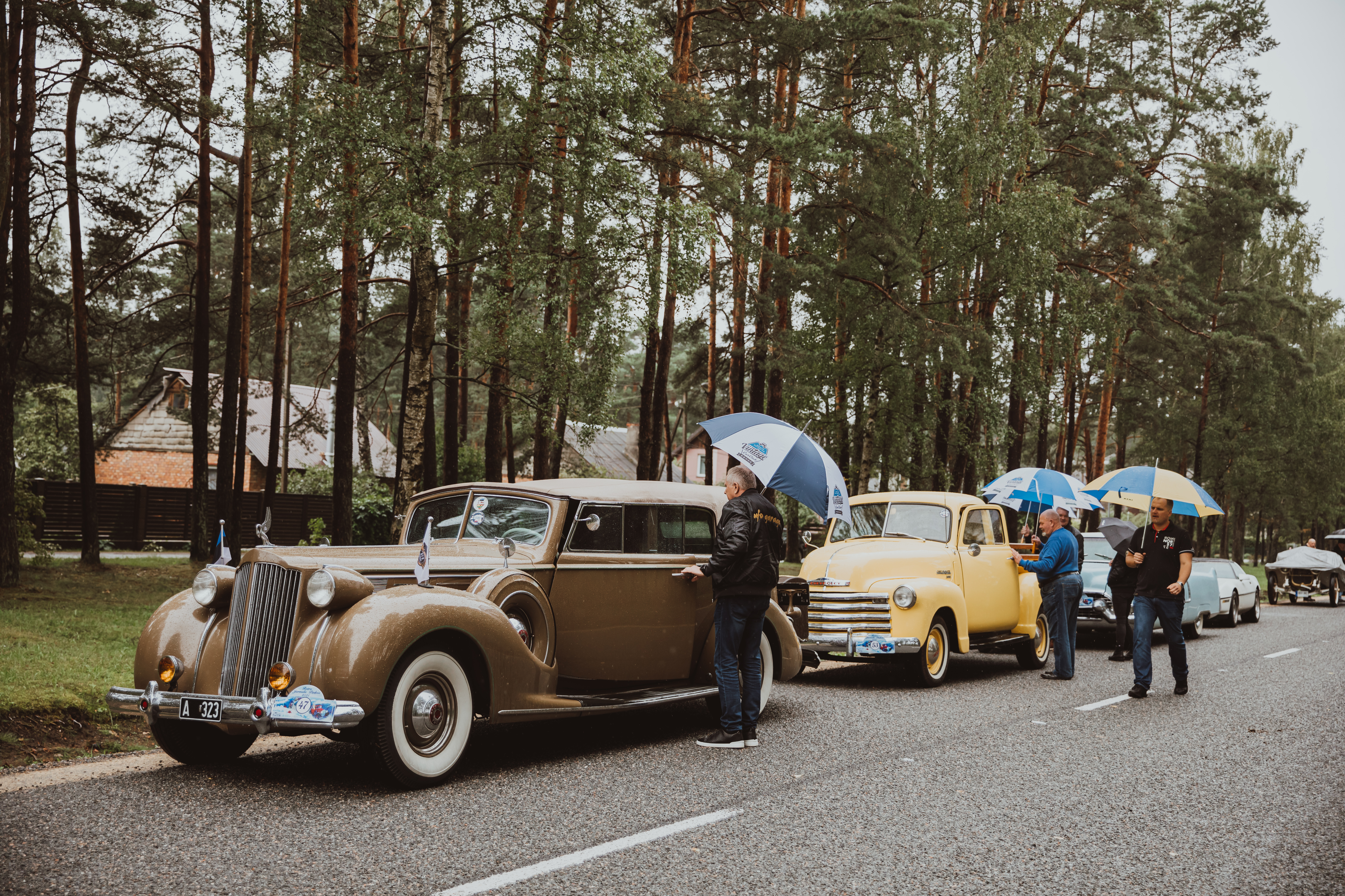 Aizritējis starptautiskais seno spēkratu salidojums “Retro Jūrmala Piņķos”