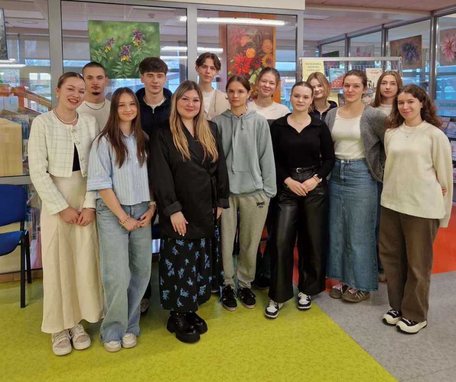 Vairāki skolēni vienkopus