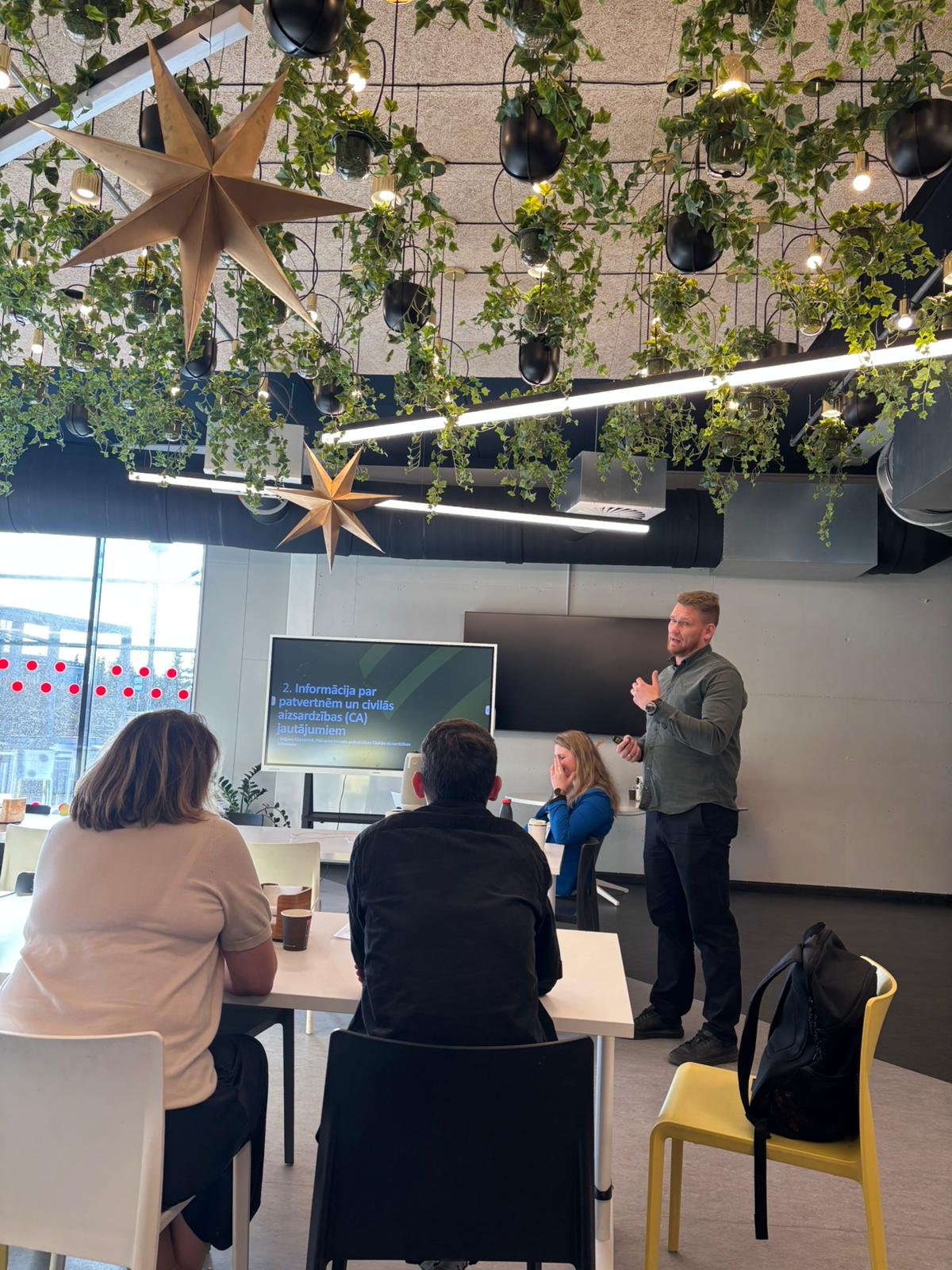 Izglītības un jaunatnes konsultatīvās padomes dalībnieki