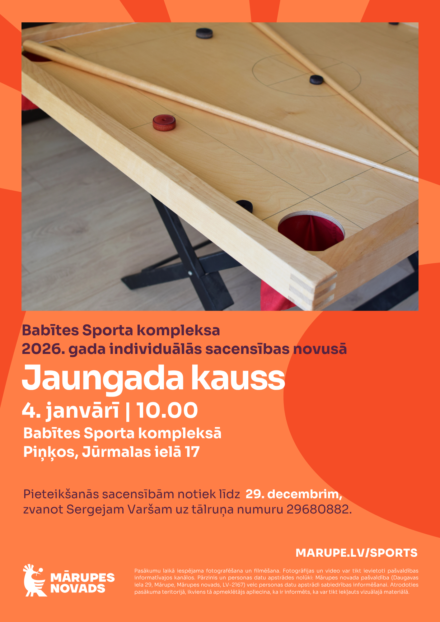 Oranža afiša ar krāsainiem tekstiem un elementiem