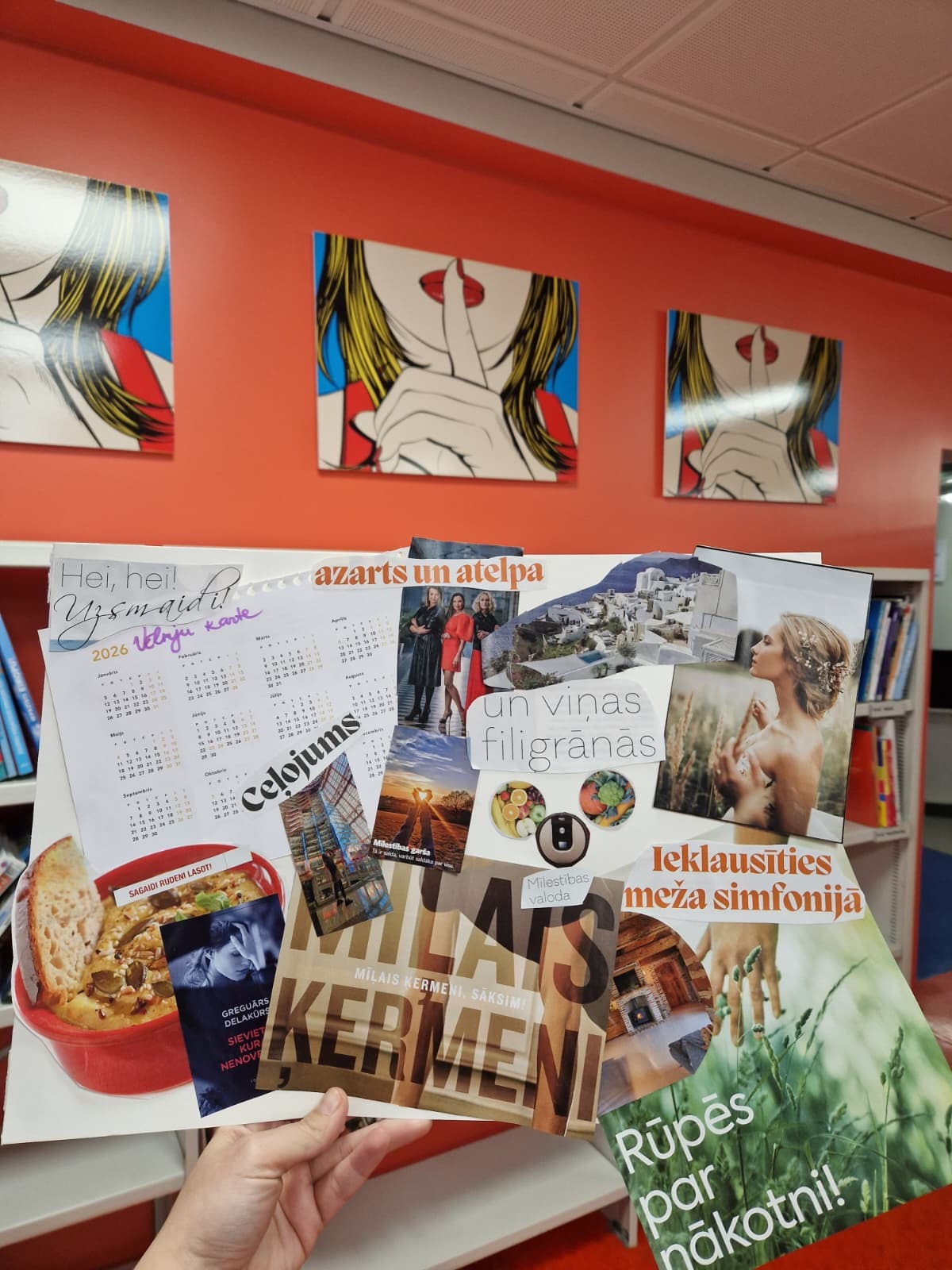 radošā darbnīca gaišā telpā