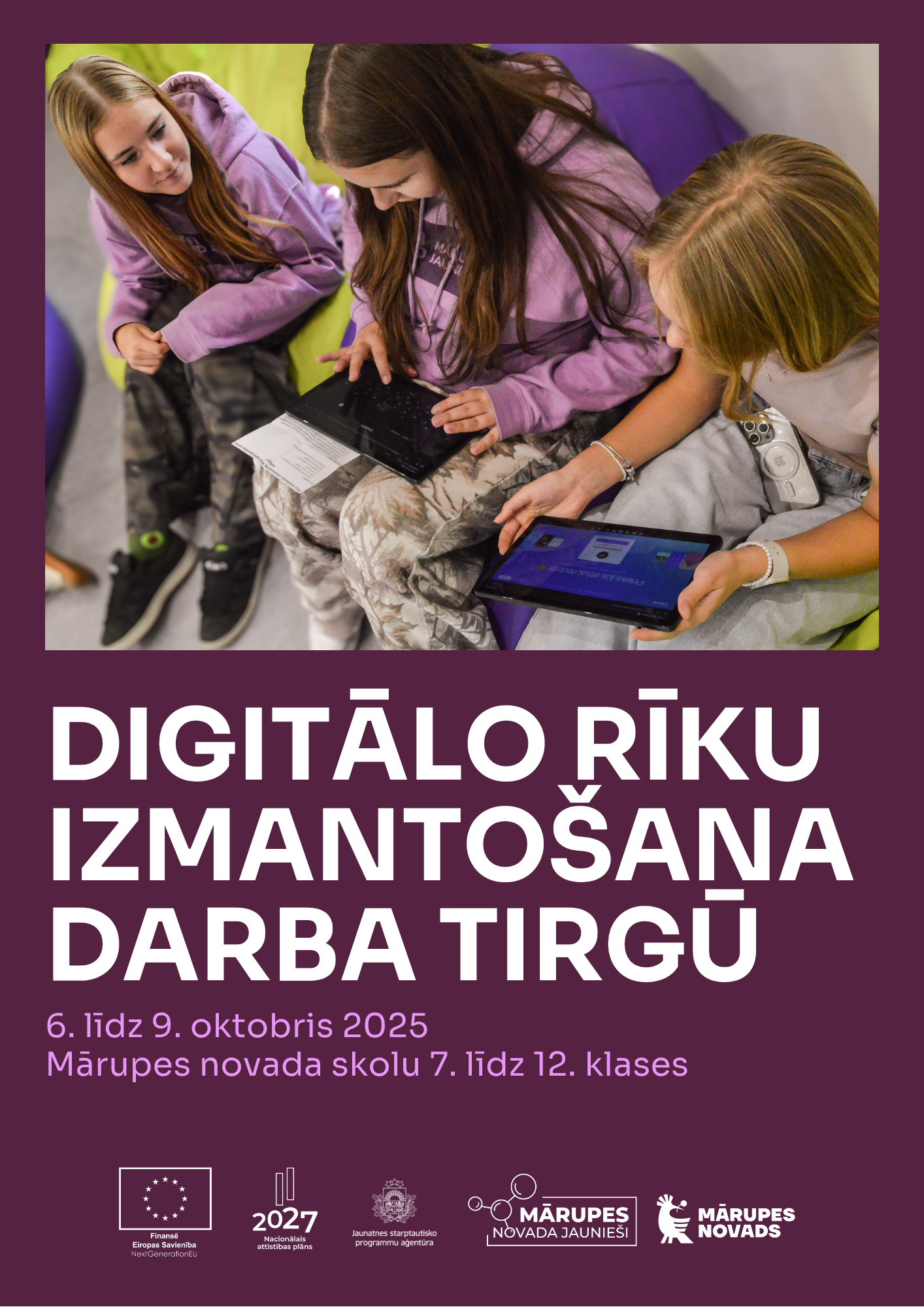 Violets fons ar krāsainu foto un teksta grafiku