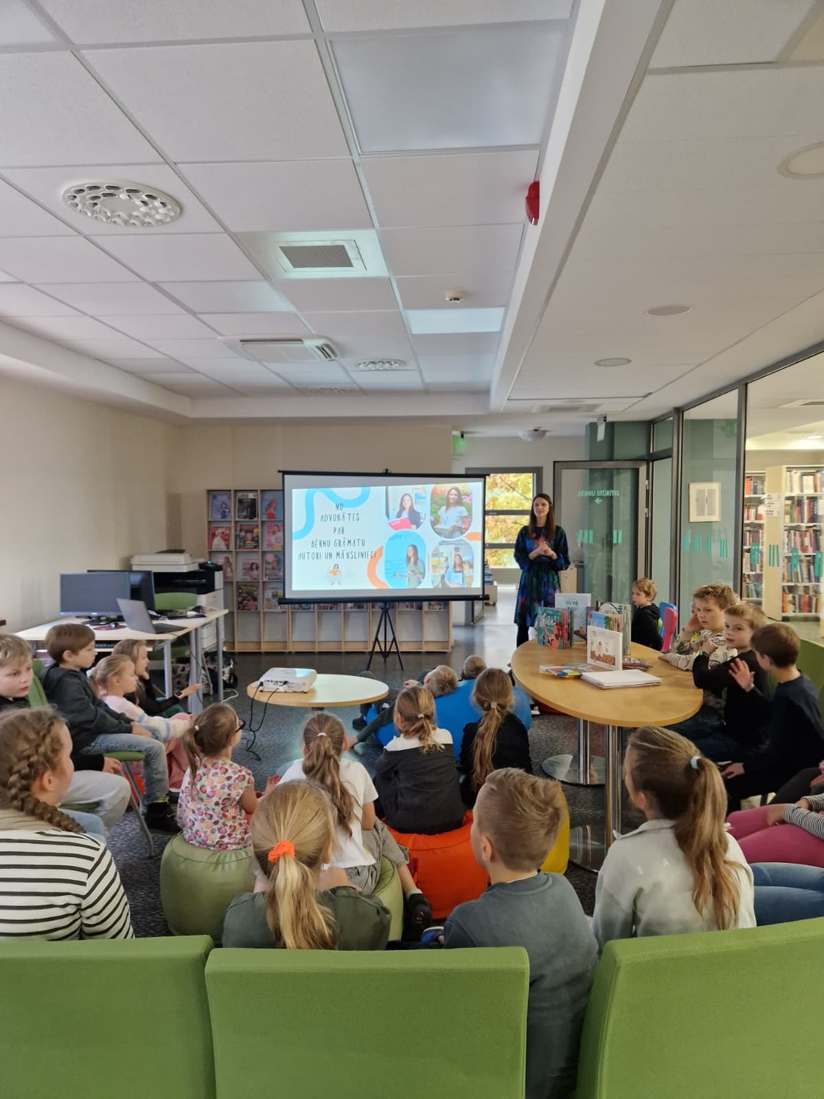 Bērnu grupa nodarbībā