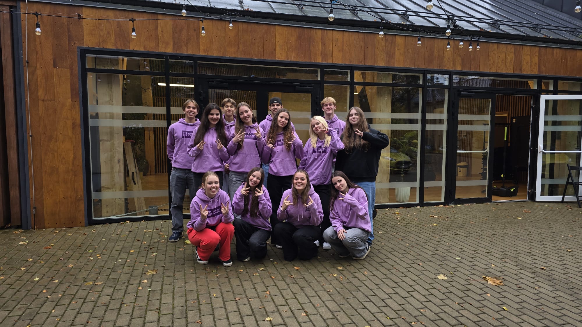 Jauniešu grupas kopbilde