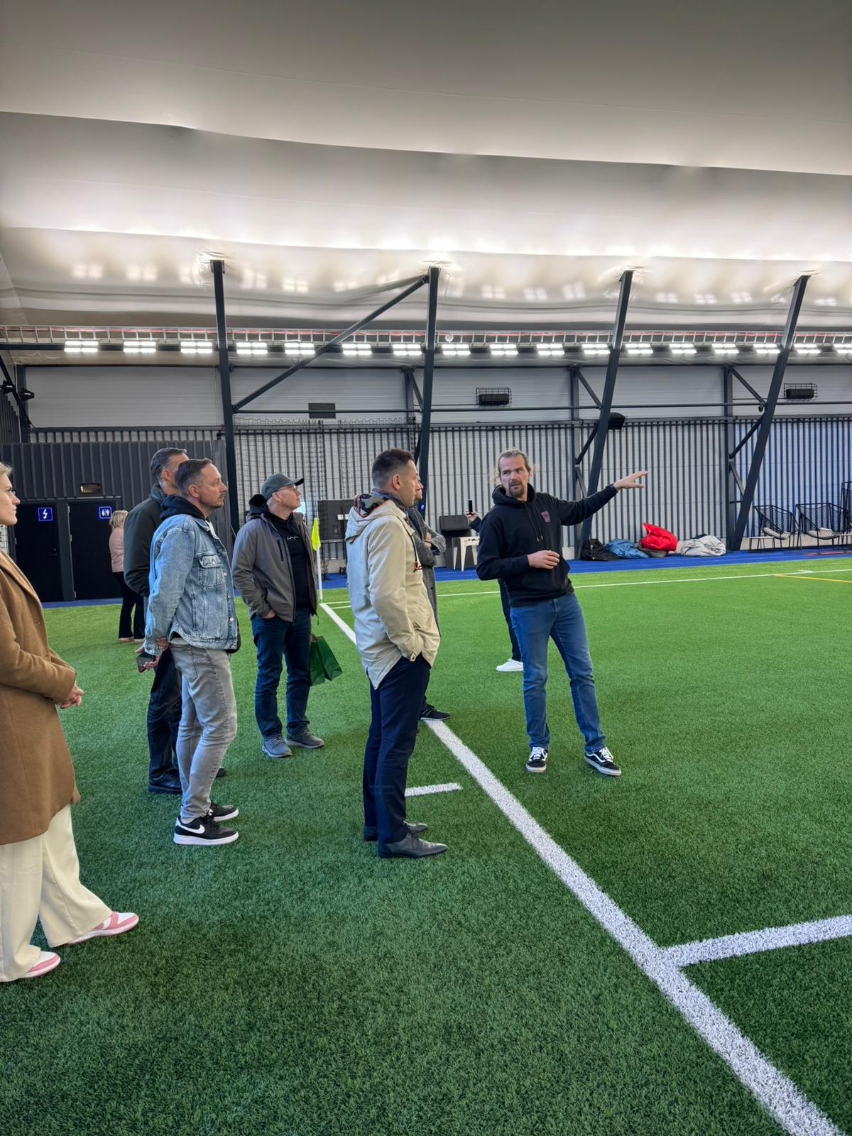 Paides futbola halles apmeklējums.