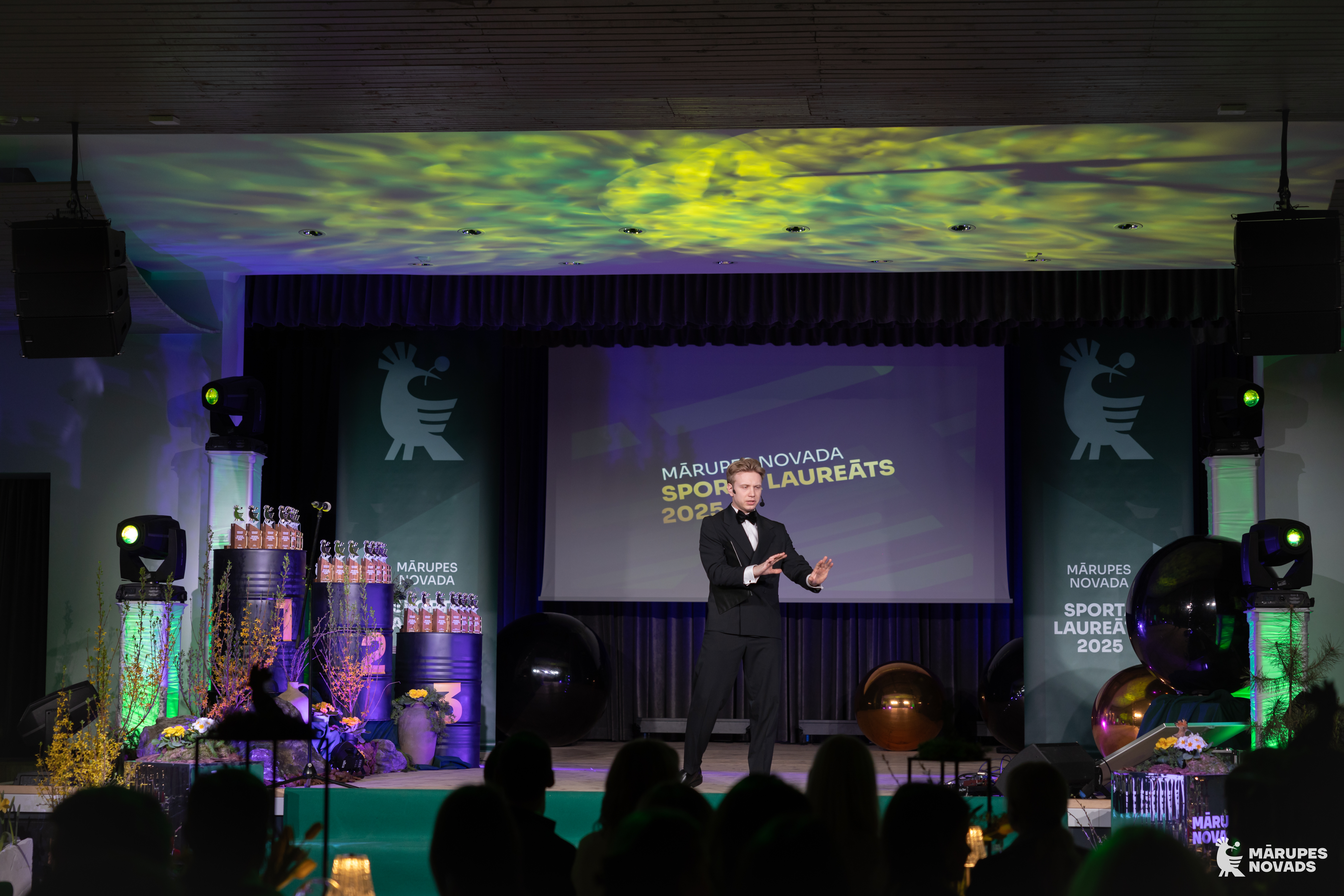 Cilvēks uz skatuves