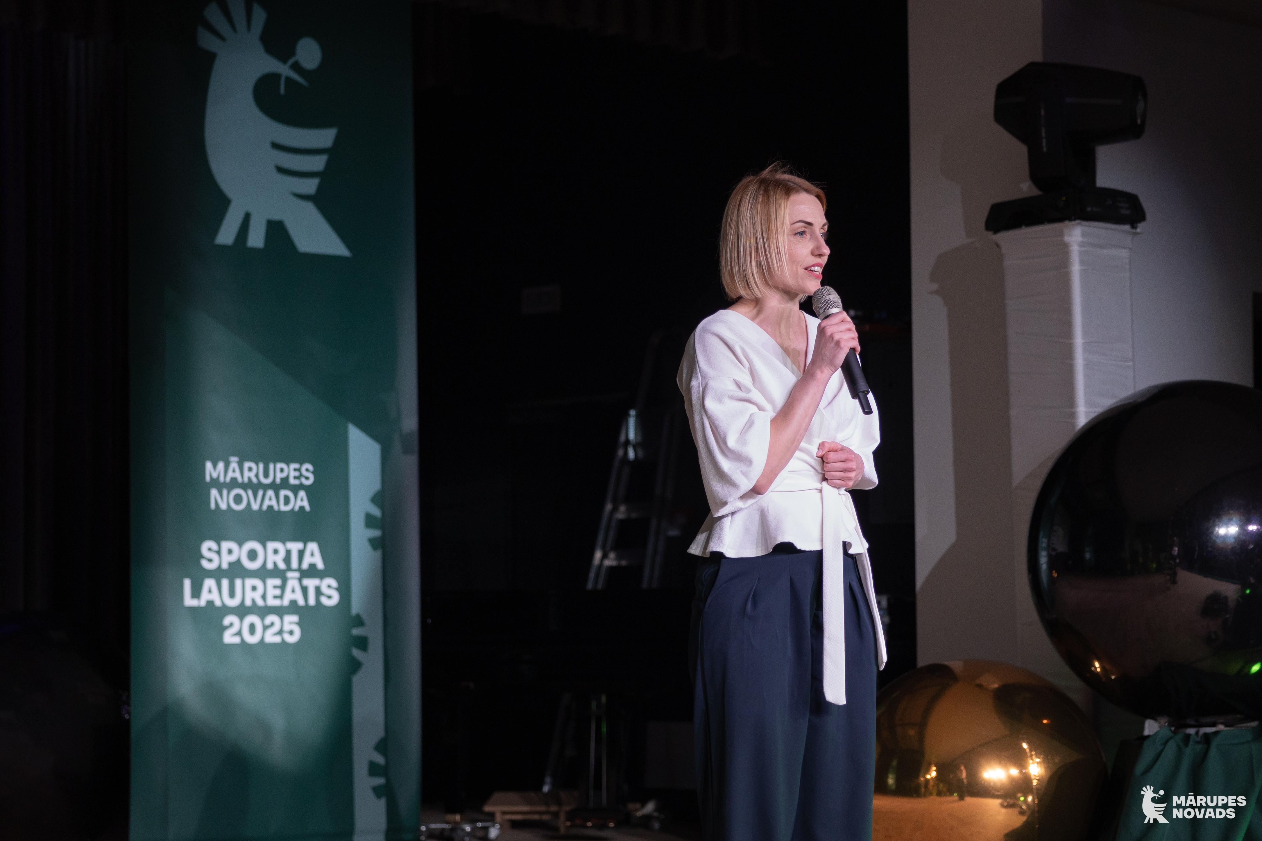 Cilvēks uz skatuves