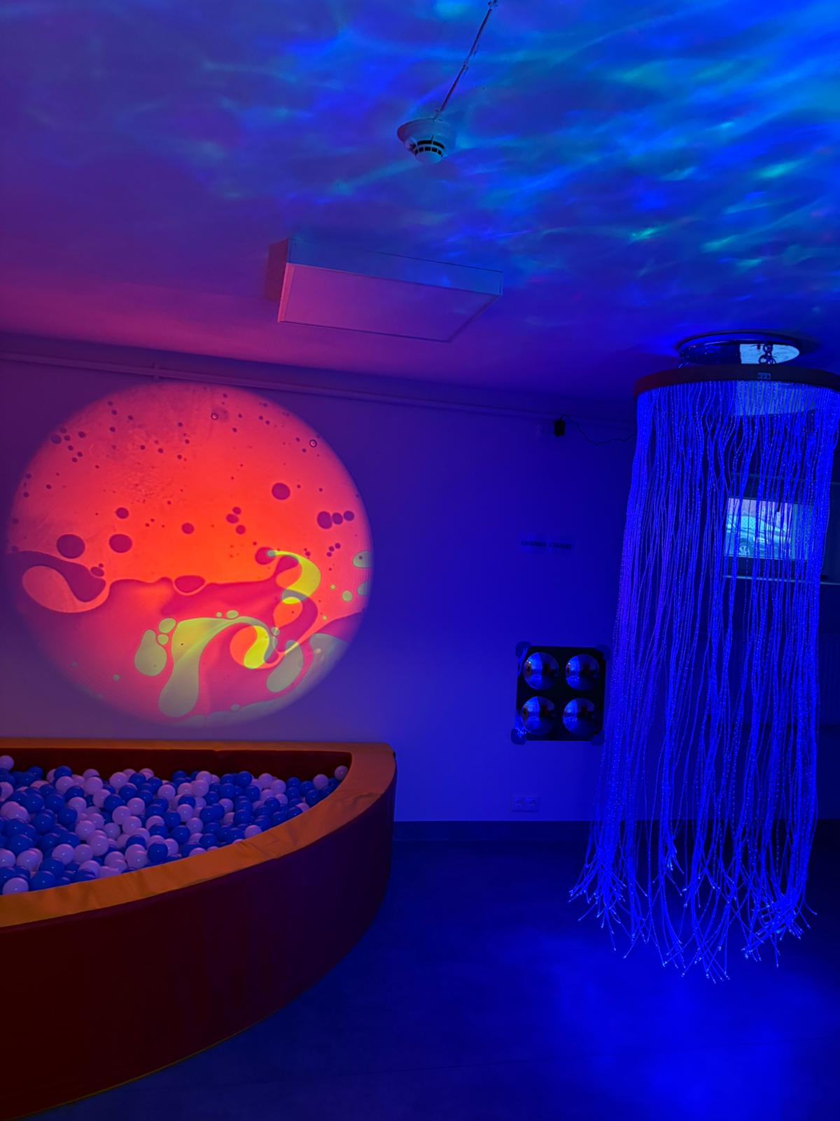 Izgaismots objekts un mēbeles