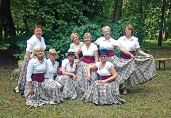 Senioru līnījdeju grupa VĒJIEM LĪDZI