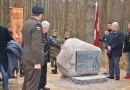 Tiek atklāts piemiņas akmens latviešu karavīriem, 13.11.2014.