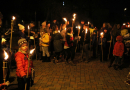Lāpu gājiens un piemiņas brīdis Mārupes kapos; Foto: L.Allens 11.11.2015.