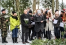 Barikāžu atceres brīdis Mārupē pie Roberta Mūrnieka atdusas vietas, 16.01.2017.