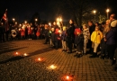 Lāpu gājiens un piemiņas brīdis Mārupes kapos; Foto: L.Allens 11.11.2015.