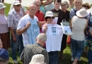 Mārupieši stāda ozolu Likteņdārzā, 20.05.2014.
