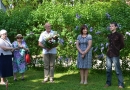 Mārupieši stāda ozolu Likteņdārzā, 20.05.2014.