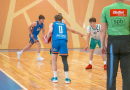 Basketbolisti sporta zālē