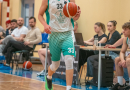 Basketbolisti sporta zālē