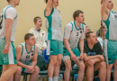 Basketbolisti sporta zālē