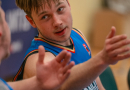 Basketbolisti sporta zālē