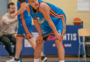 Basketbolisti sporta zālē