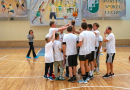 Basketbolisti sporta zālē