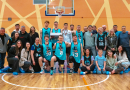 Basketbolisti sporta zālē