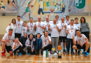 Basketbolisti sporta zālē