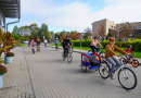 Bildē redzams Aktīvās tūrisma sezonas noslēguma velo brauciens Mārupes novadā