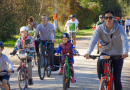 Bildē redzams Aktīvās tūrisma sezonas noslēguma velo brauciens Mārupes novadā