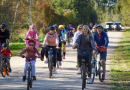 Bildē redzams Aktīvās tūrisma sezonas noslēguma velo brauciens Mārupes novadā