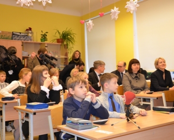 Finanšu eksperti pārbauda savas zināšanas Mārupes pamatskolā, 12.02.2014.