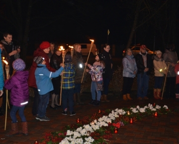 Lāčplēša dienas piemiņas brīži un lāpu gājiens Mārupē, 11.11.2014.