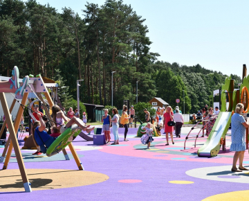 Bērnu rotaļu laukuma "Ūdensrozes" atklāšana Jaunmārupē, 25.07.2019.