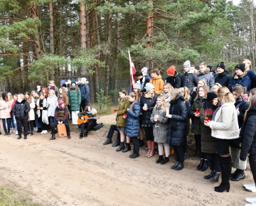 Lāčplēša dienā pie Golfa laukuma “Viesturi” atklāts trešais piemiņas akmens, 11.11.2019.