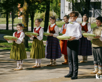 XIII Latvijas Skolu jaunatnes dziesmu un deju svētku "Savīšanās ceļš" 