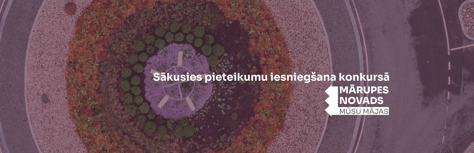 Violets fons ar baltu teksta un elementu grafiku