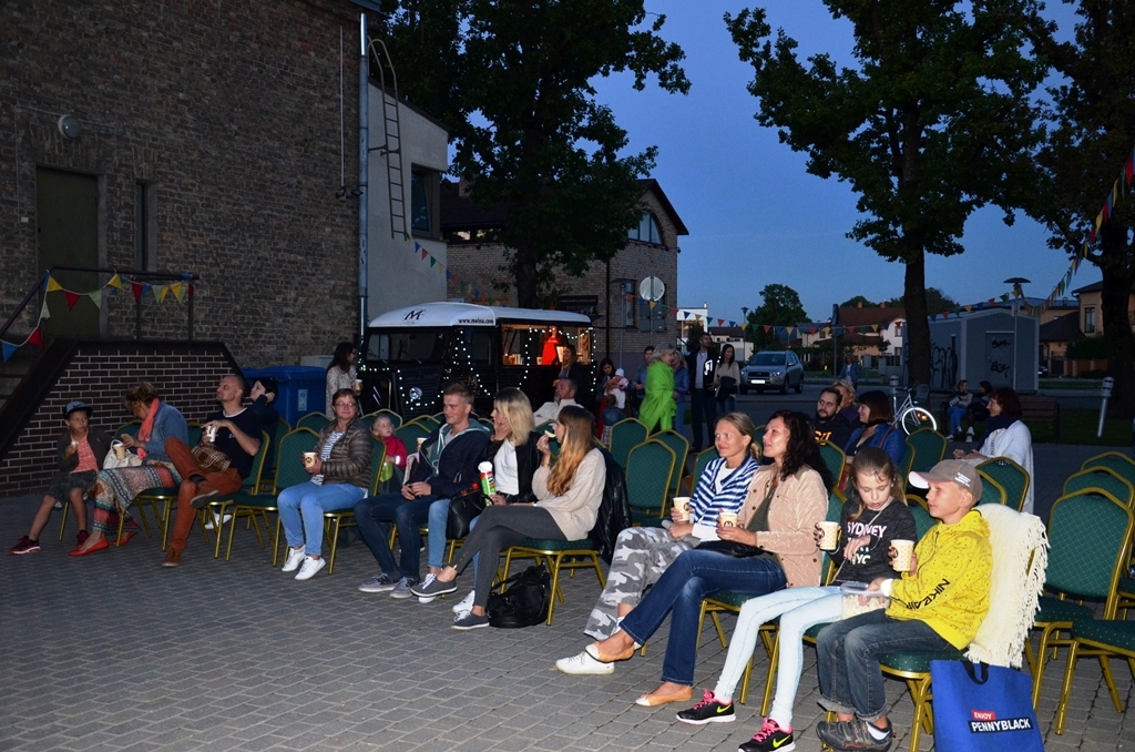 Brīvdabas kino vakars Mārupes Kultūras nama pagalmā, 24.08.2016.