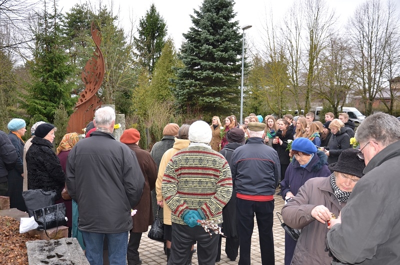 Mārupieši, komunistiskā genocīda upurus pieminot, 25.03.2014.