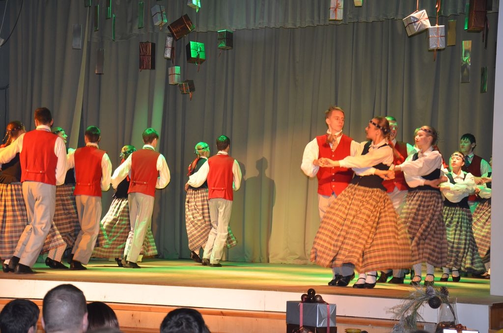 Tautas deju koncerts “Ziemas virpulī”, 12.12.2015.