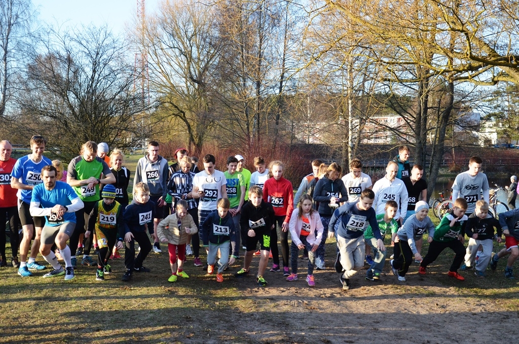 Pavasara krosa “Skrējiens apkārt Pavasara dīķim” 1.posms 12.04.2016.