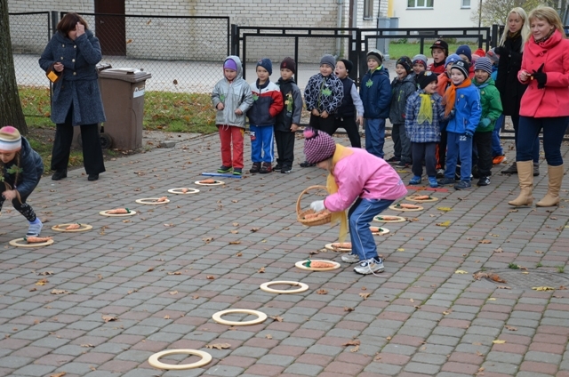 Novada pirmsskolas izglītības iestādes vienojas sportā, 17.10.2013.