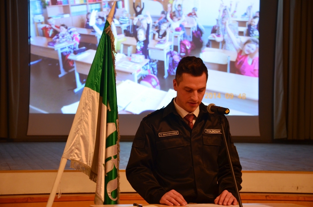 Pašvaldības policijas darbinieku zvēresta nodošana 04.12.2015.