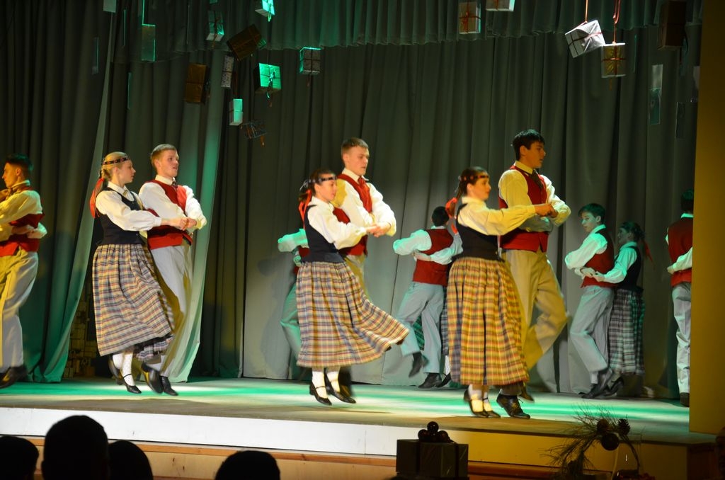 Tautas deju koncerts “Ziemas virpulī”, 12.12.2015.