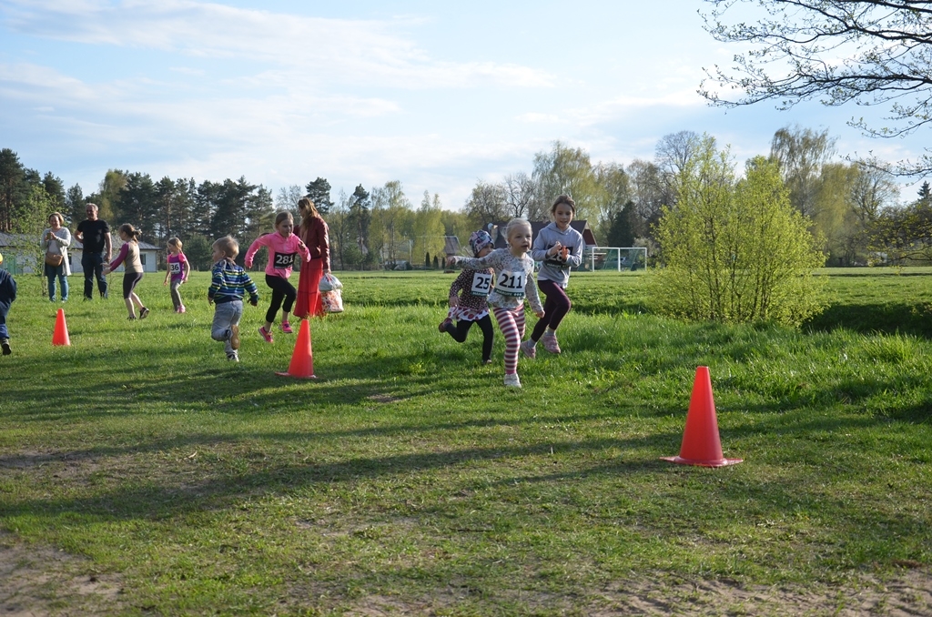 Pavasara kross “Skrējiens apkārt Pavasara dīķim” 4.posms 03.05.2016.
