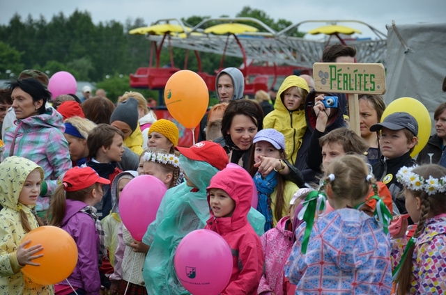 Bērnu un jauniešu svētki “Ar vasaru saujā”, 26.05.2013.