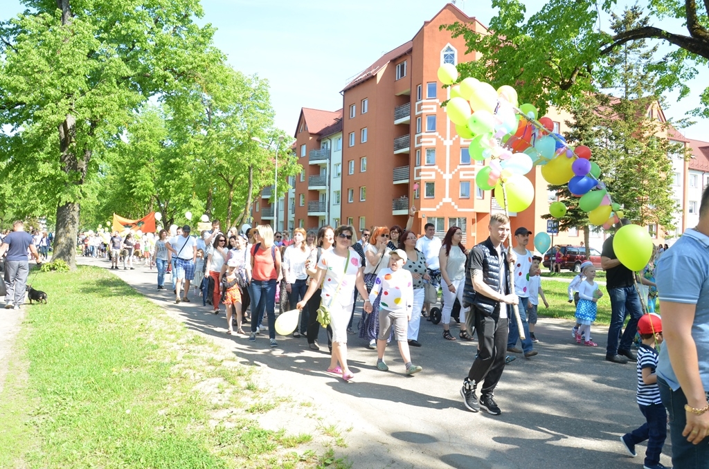 Bērnu un jauniešu svētki “Ar vasaru saujā” 2017