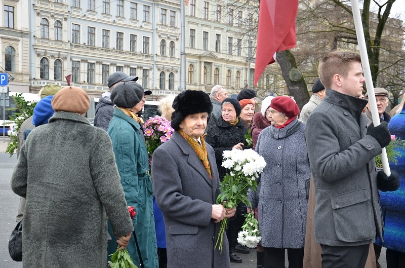 Mārupieši, komunistiskā genocīda upurus pieminot, 25.03.2014.